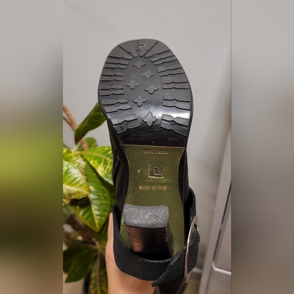 Moving Sale! Made in Italy Rare Leather Boots, Size 39 - Picture 13 of 16